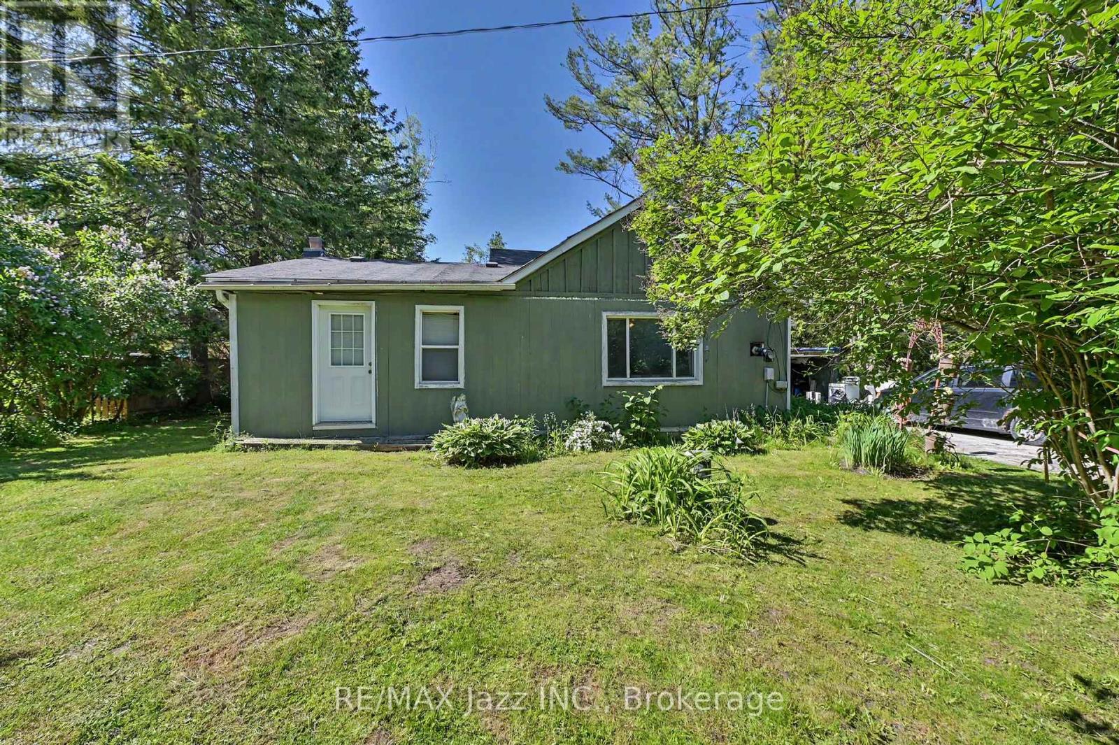 4 HUBBARD STREET, Georgina, Ontario