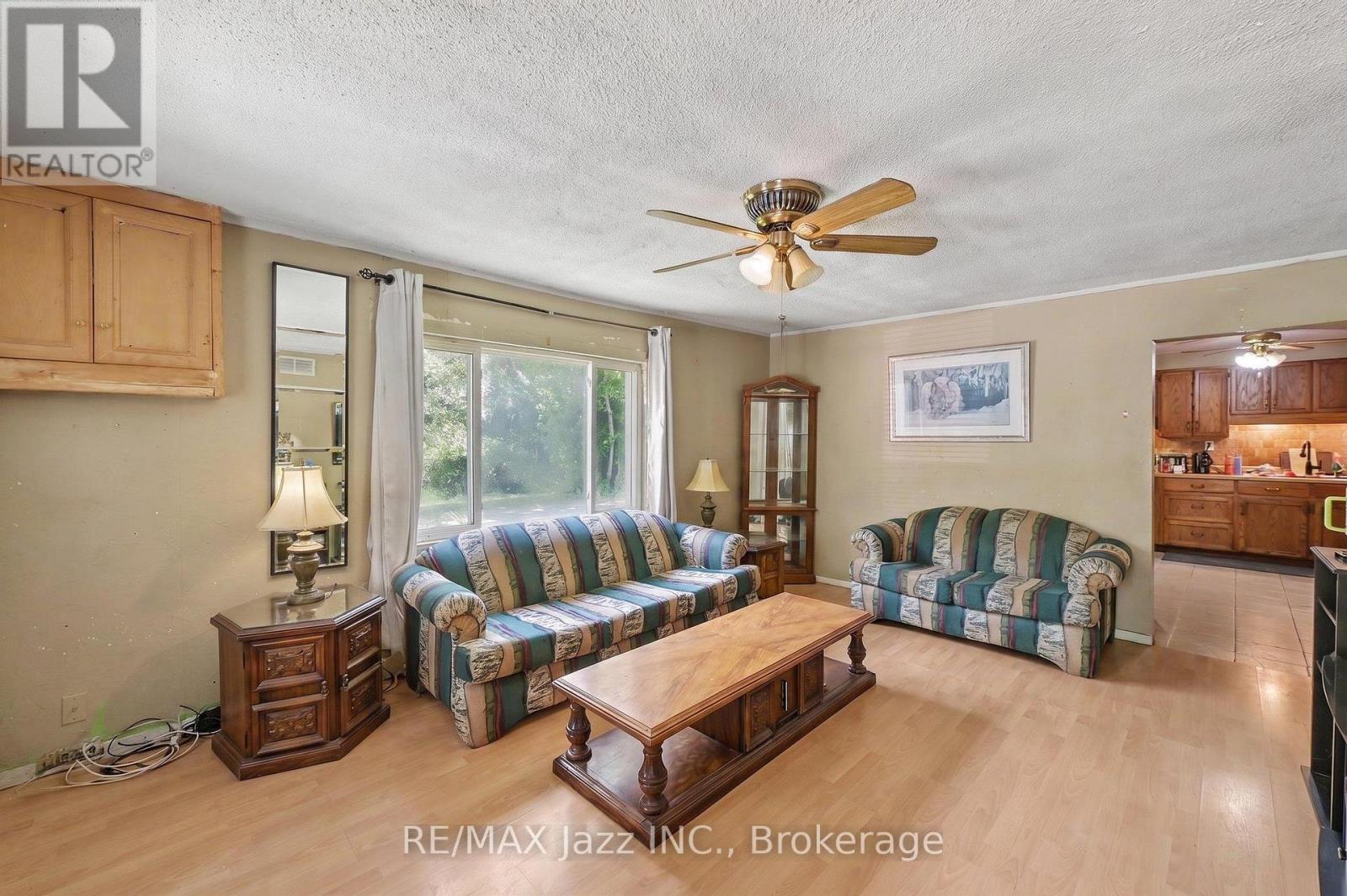 4 Hubbard Street, Georgina, Ontario  L0E 1N0 - Photo 15 - N13446672