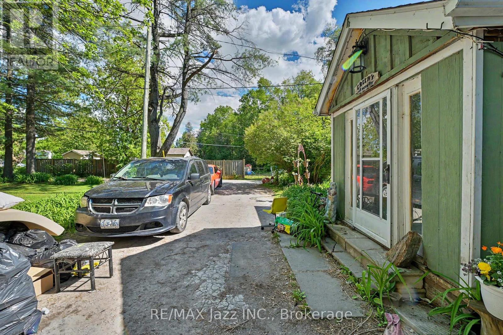 4 Hubbard Street, Georgina, Ontario  L0E 1N0 - Photo 18 - N13446672
