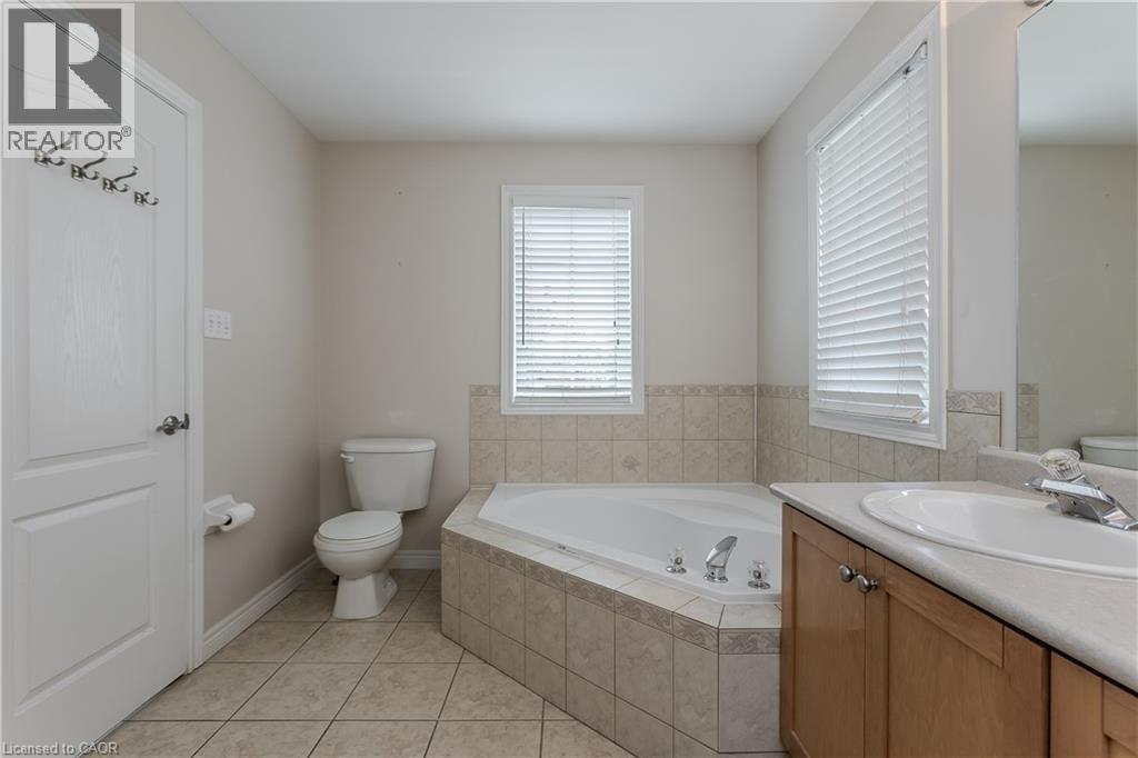 2454 Sutton Drive, Burlington, Ontario  L7L 7A9 - Photo 15 - 40838079