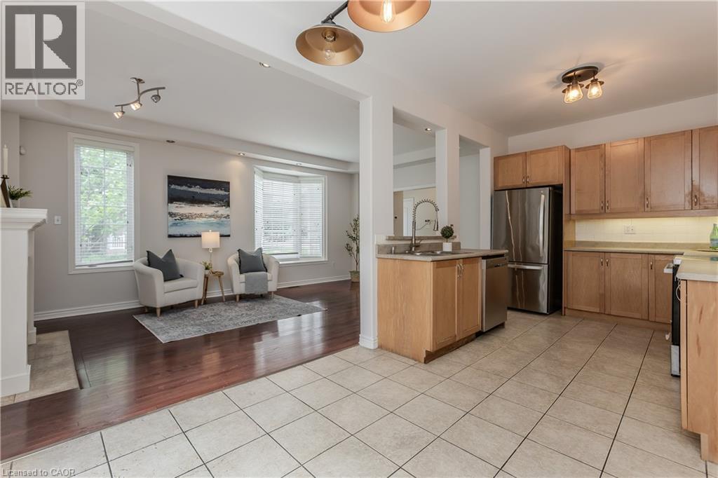 2454 Sutton Drive, Burlington, Ontario  L7L 7A9 - Photo 10 - 40838079