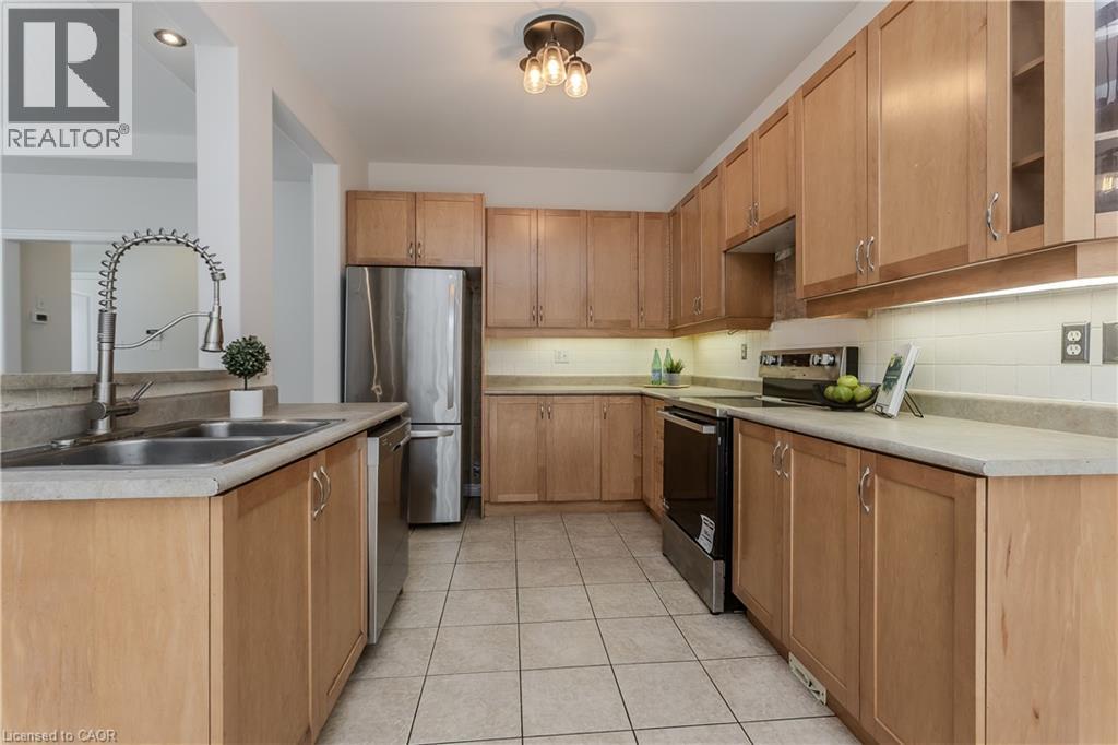 2454 Sutton Drive, Burlington, Ontario  L7L 7A9 - Photo 9 - 40838079