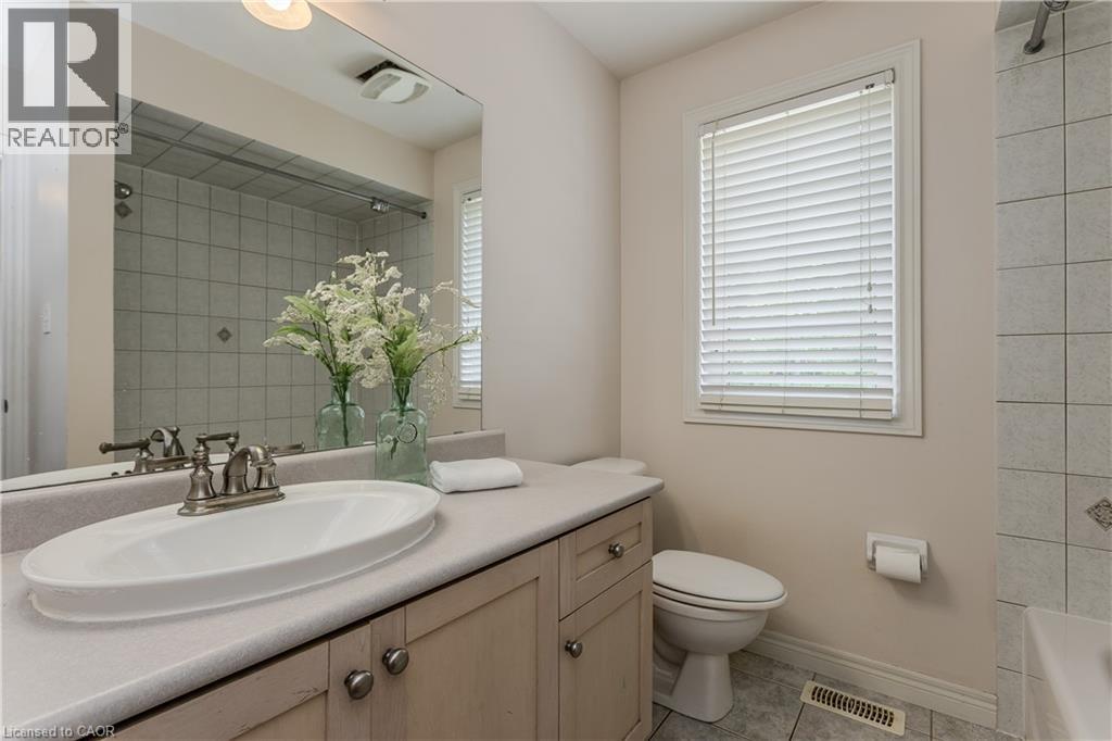 2454 Sutton Drive, Burlington, Ontario  L7L 7A9 - Photo 19 - 40838079