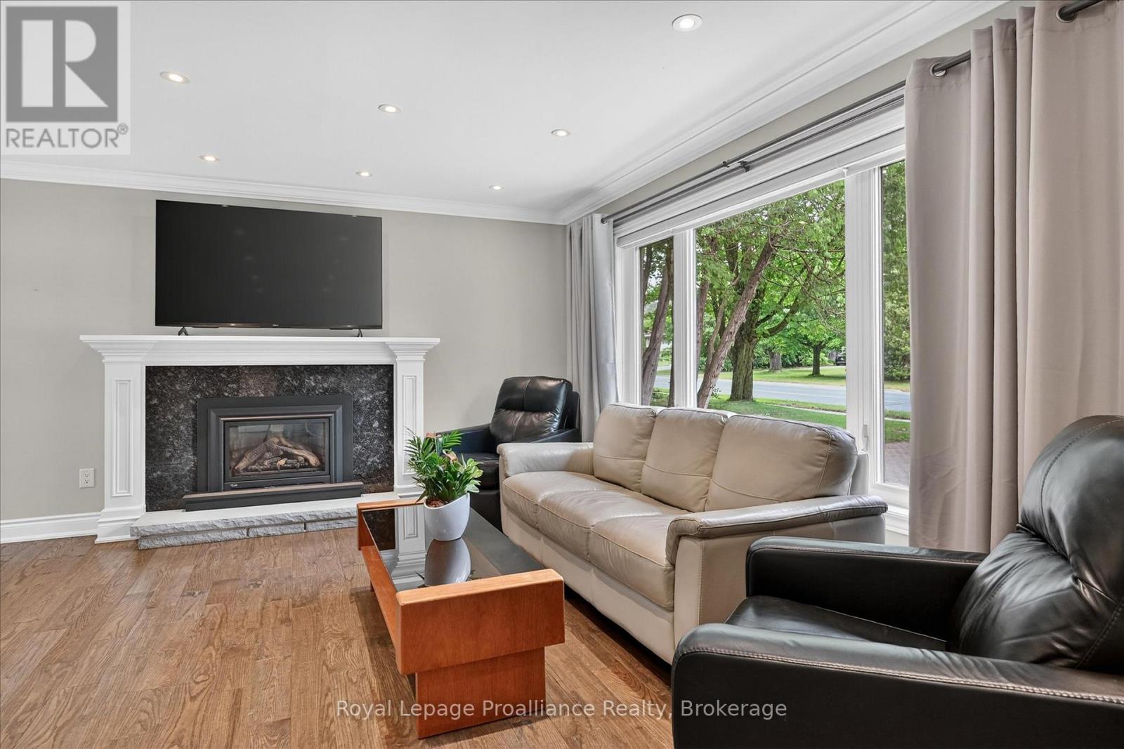 59 Wallis Drive, Peterborough, Ontario  K9J 6B9 - Photo 4 - X13446712