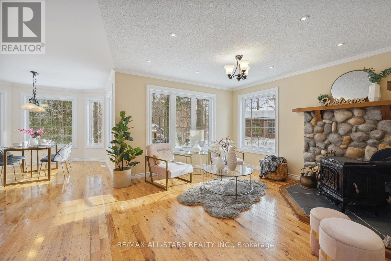 29 Robert Boulevard, Springwater, Ontario  L0L 1V0 - Photo 16 - S13446448