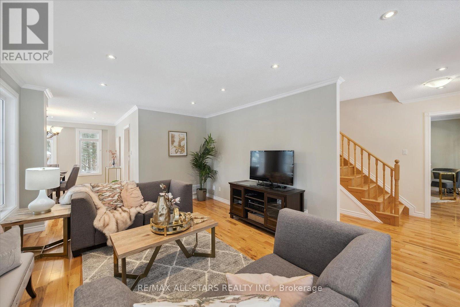 29 Robert Boulevard, Springwater, Ontario  L0L 1V0 - Photo 8 - S13446448