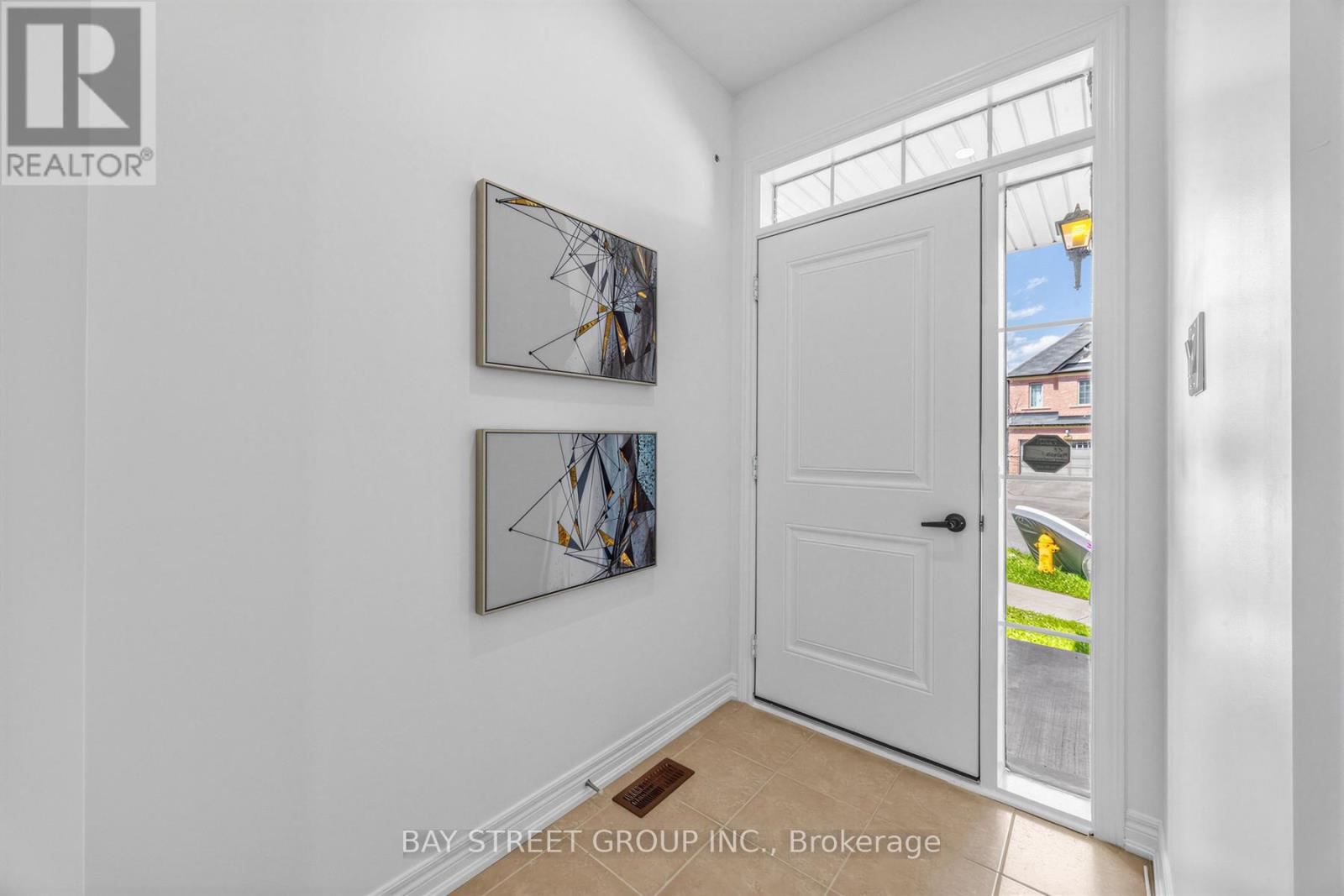 20 Alvin Curling Crescent, Toronto, Ontario  M1V 0E6 - Photo 2 - E13444450