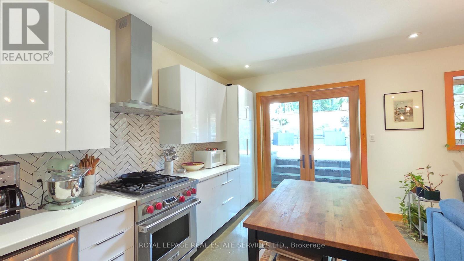 24 Morningside Avenue, Toronto, Ontario  M6S 1C3 - Photo 29 - W13445230