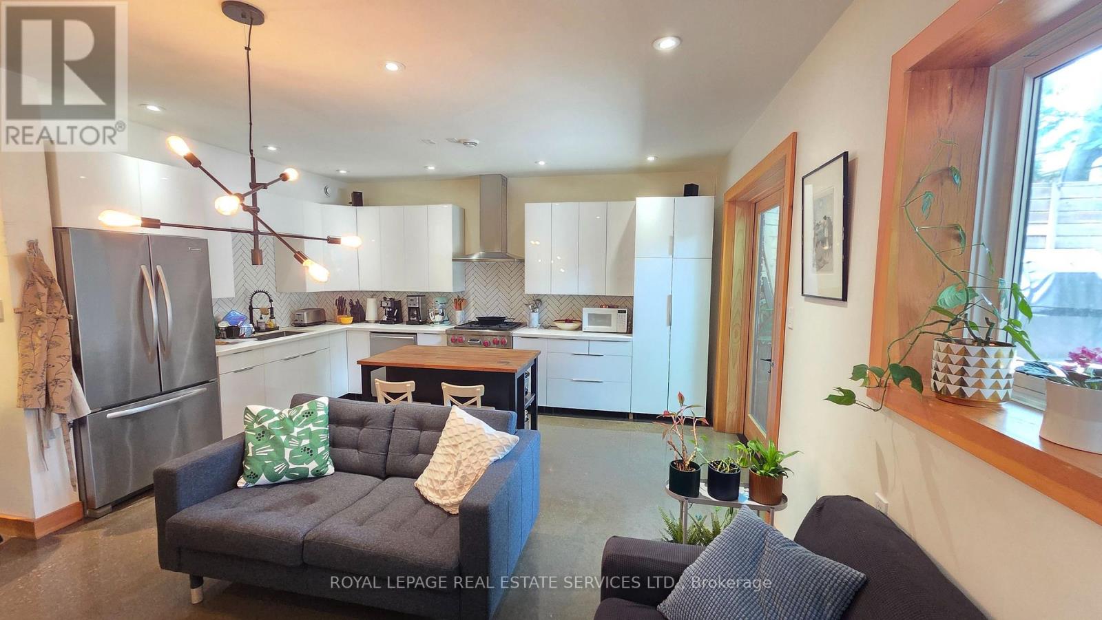 24 Morningside Avenue, Toronto, Ontario  M6S 1C3 - Photo 27 - W13445230