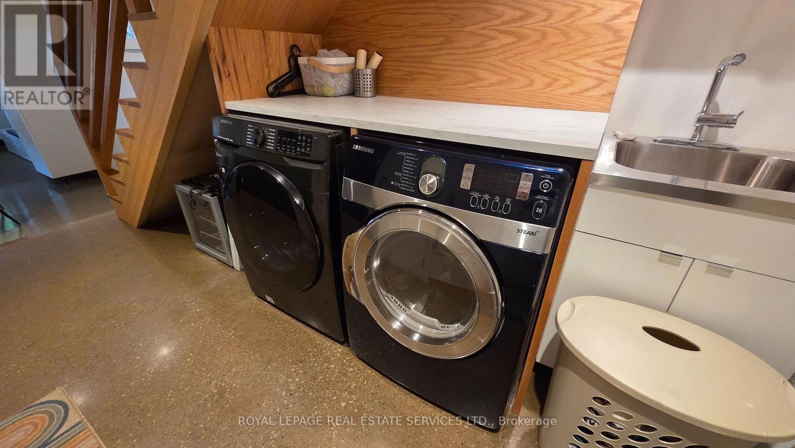 24 Morningside Avenue, Toronto, Ontario  M6S 1C3 - Photo 40 - W13445230