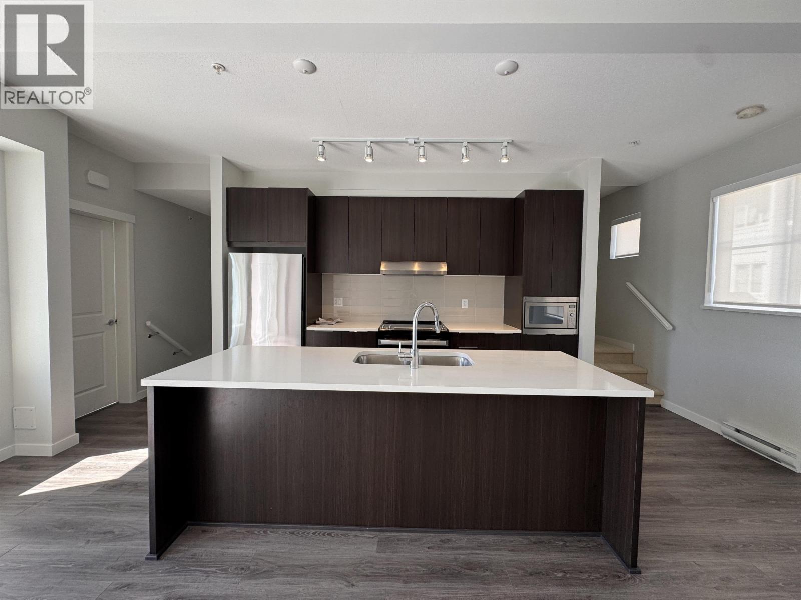 2410 11280 Pazarena Pl, Maple Ridge, British Columbia  V2X 9H8 - Photo 5 - R3113880