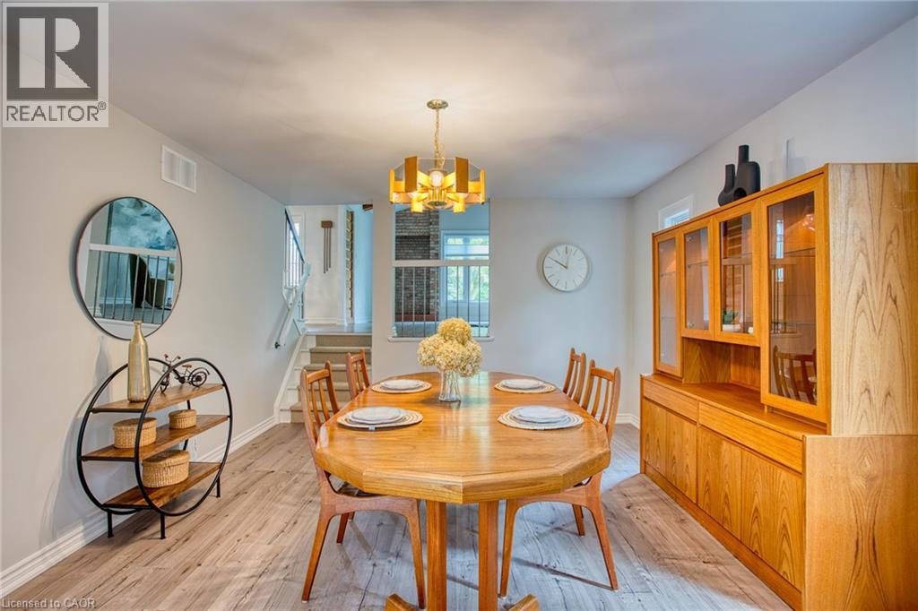 1340 Monmouth Drive, Burlington, Ontario  L7P 3J6 - Photo 8 - 40839198