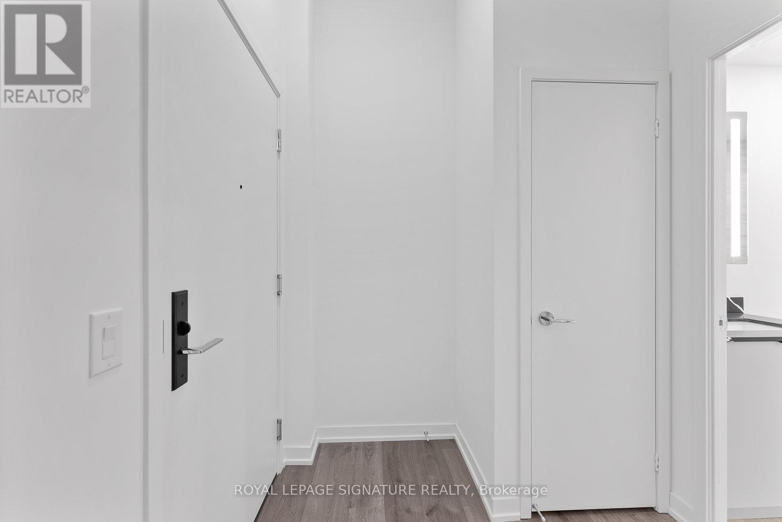 201 - 1182 King Street W, Toronto, Ontario M6K 1E6 - Photo 2 - W13446366