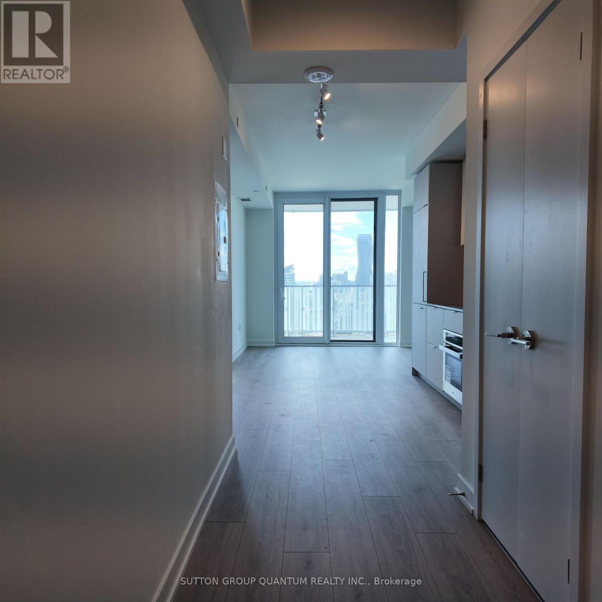 2707 - 1 Fairview Road E, Mississauga, Ontario  L5A 4C6 - Photo 3 - W13446450