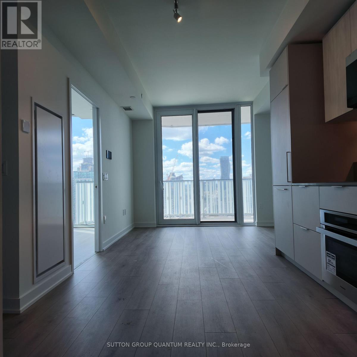 2707 - 1 Fairview Road E, Mississauga, Ontario  L5A 4C6 - Photo 4 - W13446450