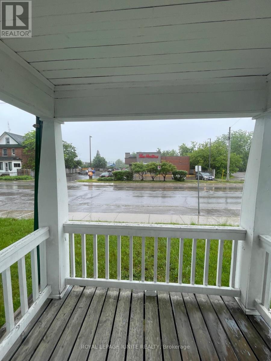 118 Lindsay Street S, Kawartha Lakes, Ontario  K9V 2M7 - Photo 2 - X13446332