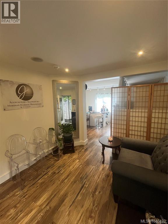 2043 Oak Bay Ave, Oak Bay, British Columbia  V8R 1E5 - Photo 4 - 1040433