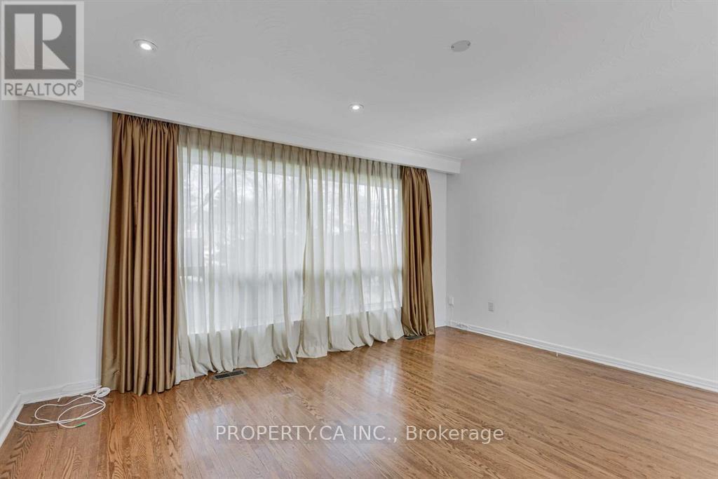 Main - 45 Lissom Crescent, Toronto, Ontario M2R 2P2 - Photo 10 - C13446580