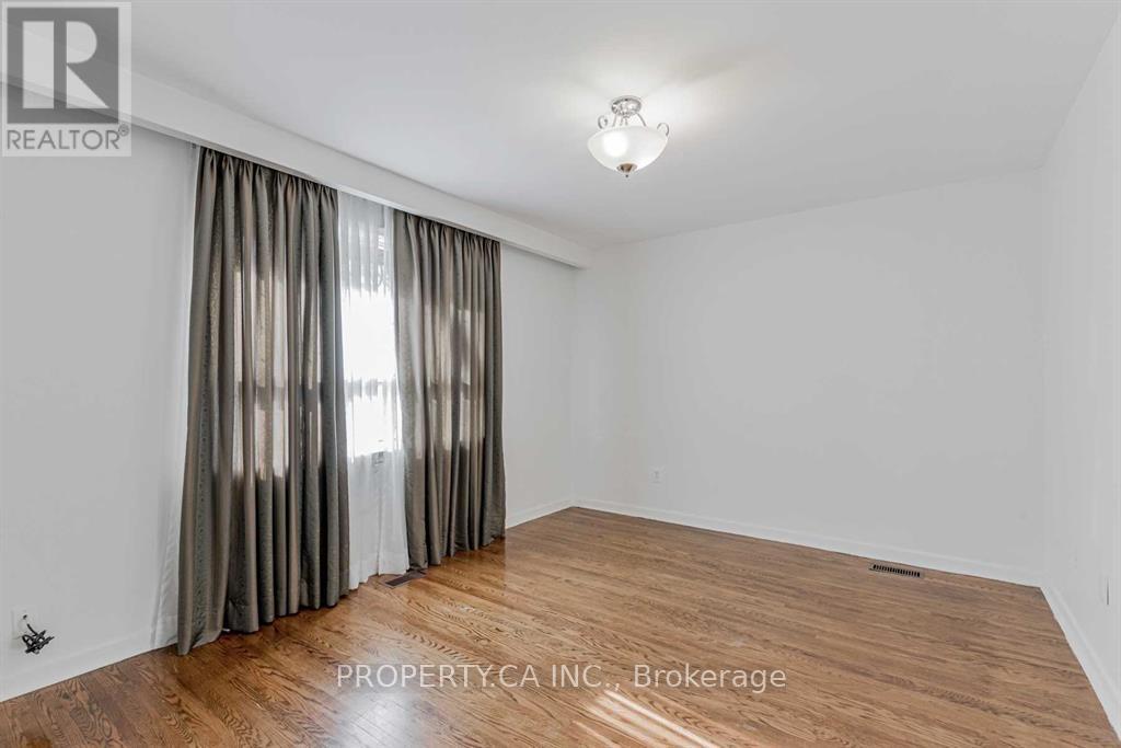 Main - 45 Lissom Crescent, Toronto, Ontario M2R 2P2 - Photo 14 - C13446580