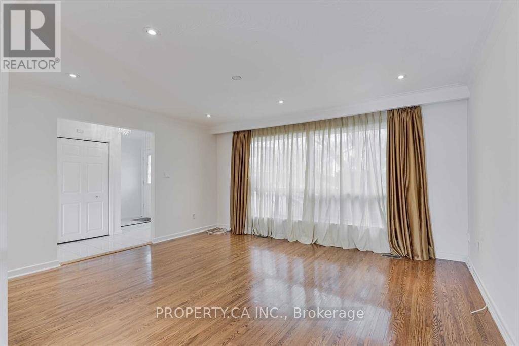 Main - 45 Lissom Crescent, Toronto, Ontario M2R 2P2 - Photo 3 - C13446580