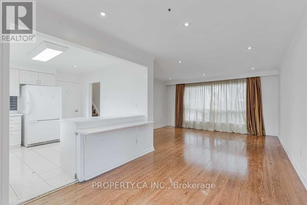 Main - 45 Lissom Crescent, Toronto, Ontario M2R 2P2 - Photo 4 - C13446580
