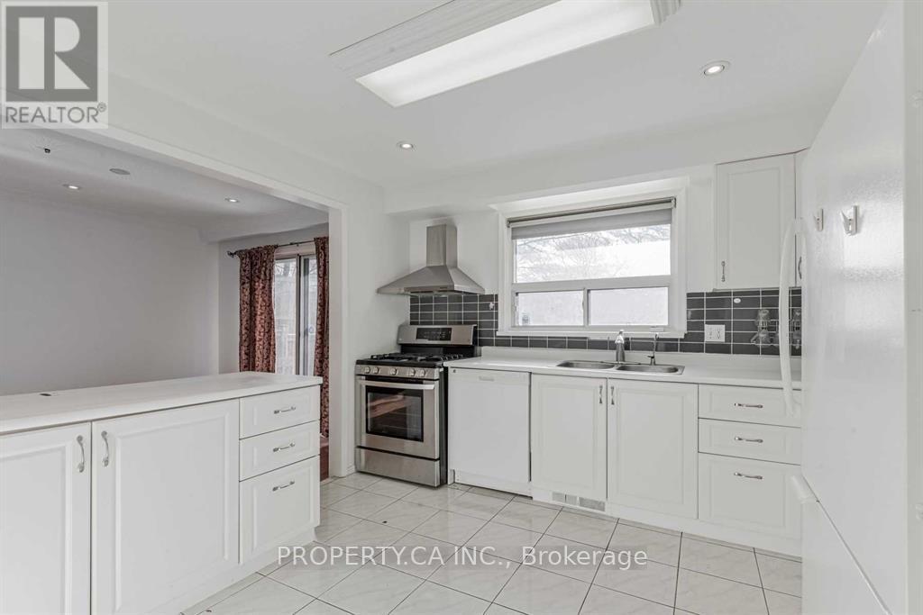 Main - 45 Lissom Crescent, Toronto, Ontario M2R 2P2 - Photo 5 - C13446580