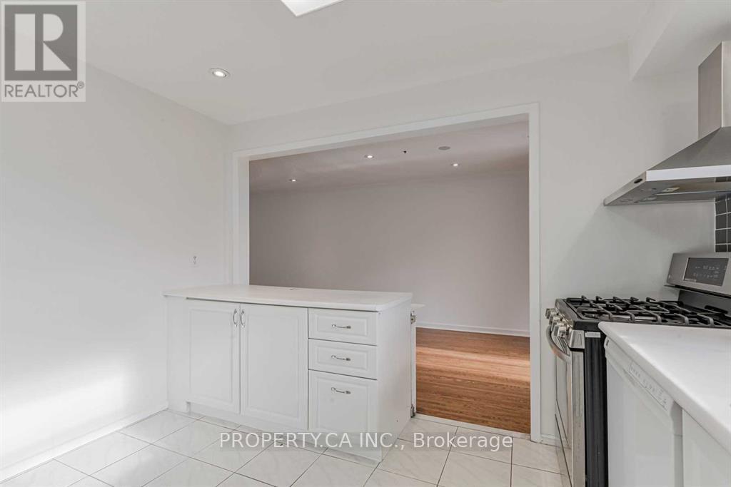 Main - 45 Lissom Crescent, Toronto, Ontario M2R 2P2 - Photo 6 - C13446580