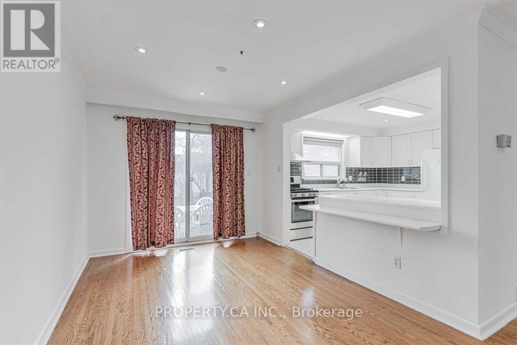 Main - 45 Lissom Crescent, Toronto, Ontario M2R 2P2 - Photo 8 - C13446580