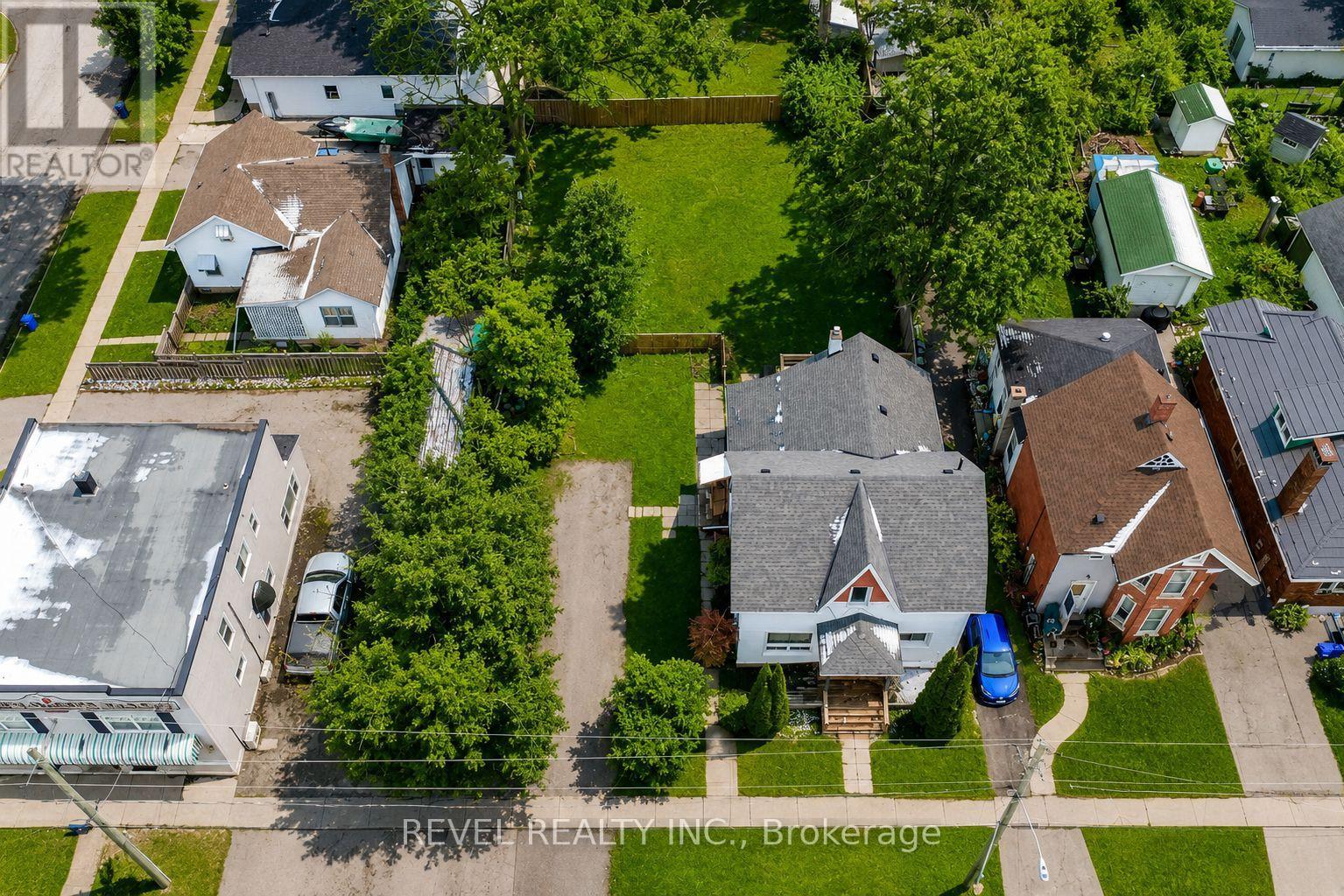 44 PARKSIDE DRIVE, Barrie, Ontario