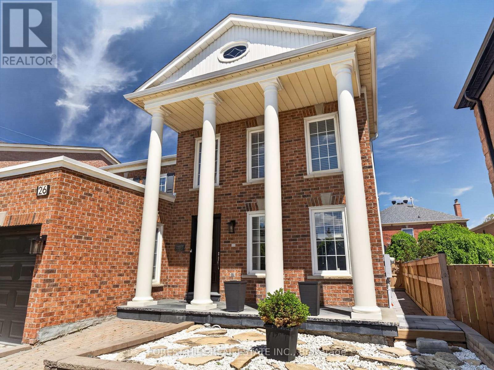 26 Cowles Court, Richmond Hill, Ontario  L4C 9A5 - Photo 2 - N13446522
