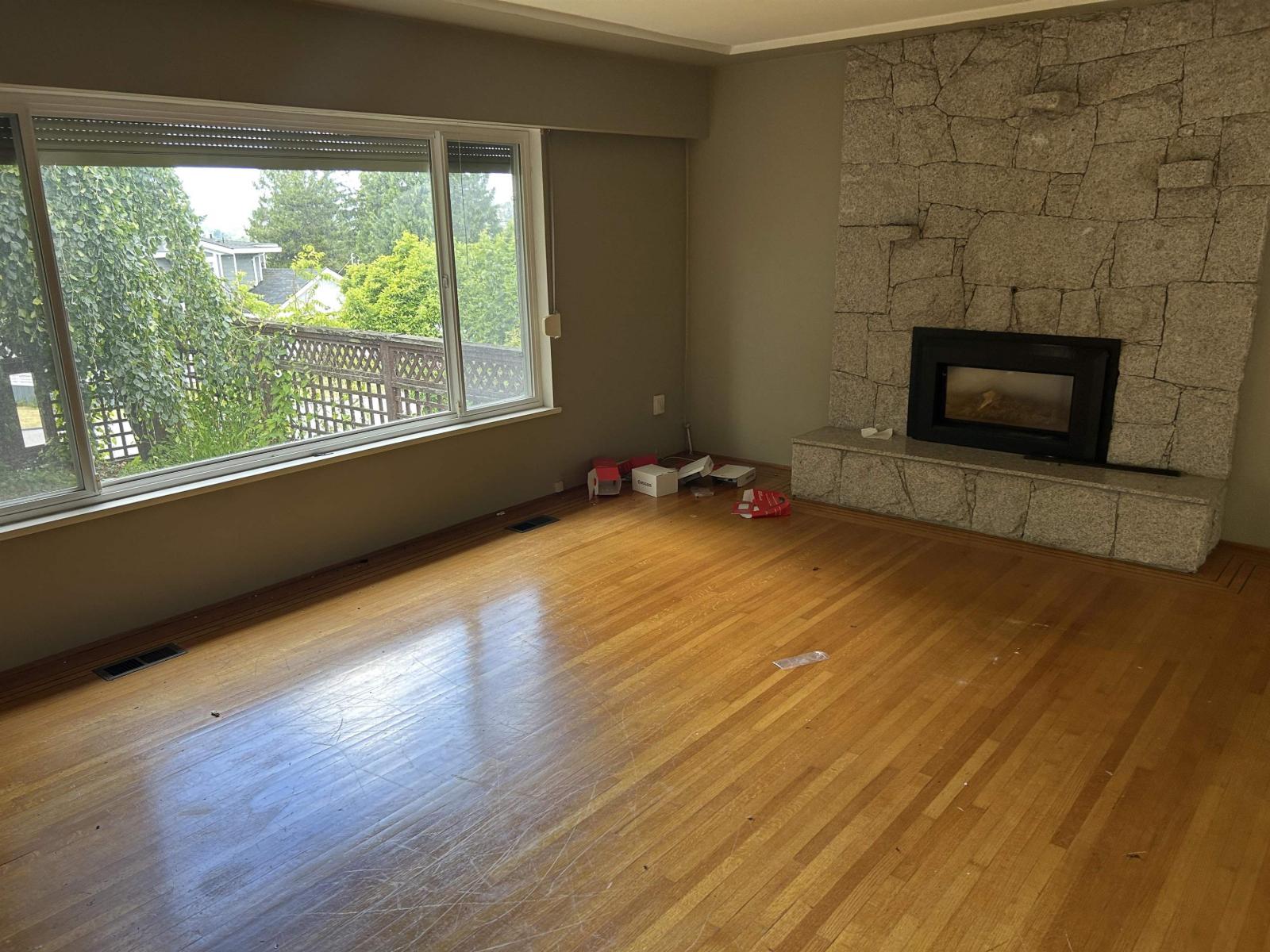 9678 Princess Drive, Surrey, British Columbia  V3V 2T4 - Photo 3 - R3135875