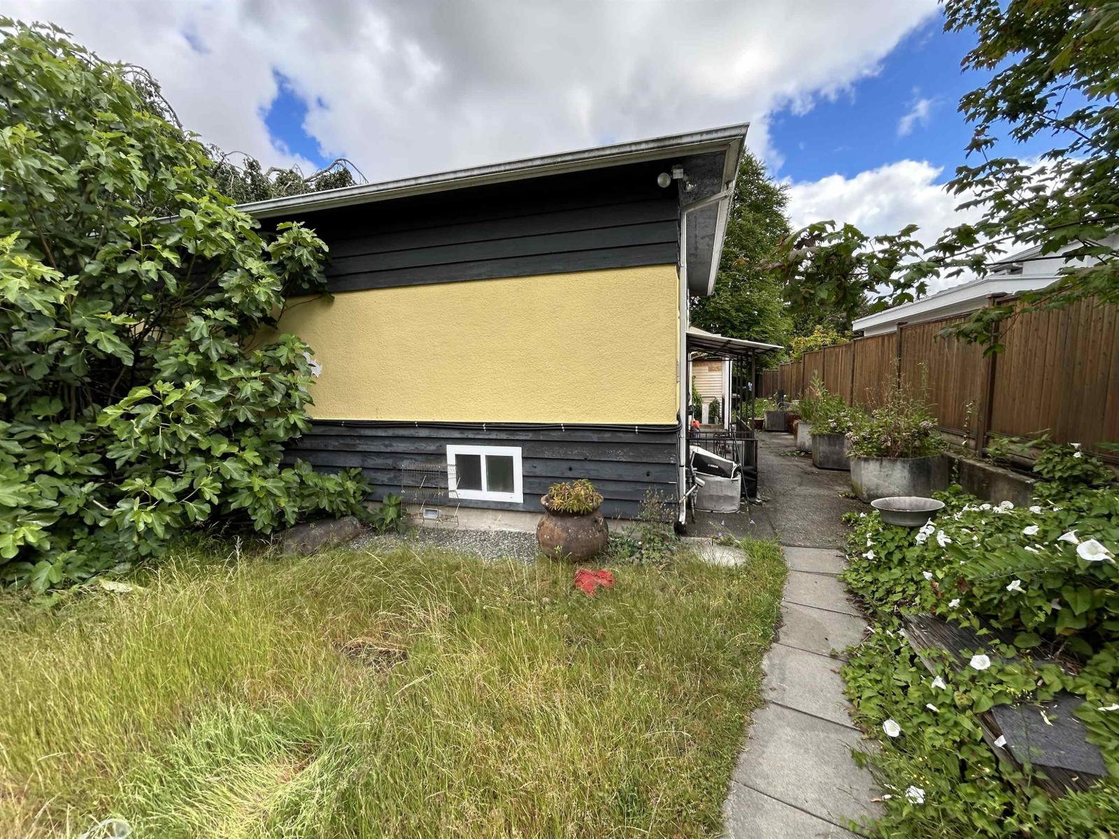 9678 Princess Drive, Surrey, British Columbia  V3V 2T4 - Photo 8 - R3135875