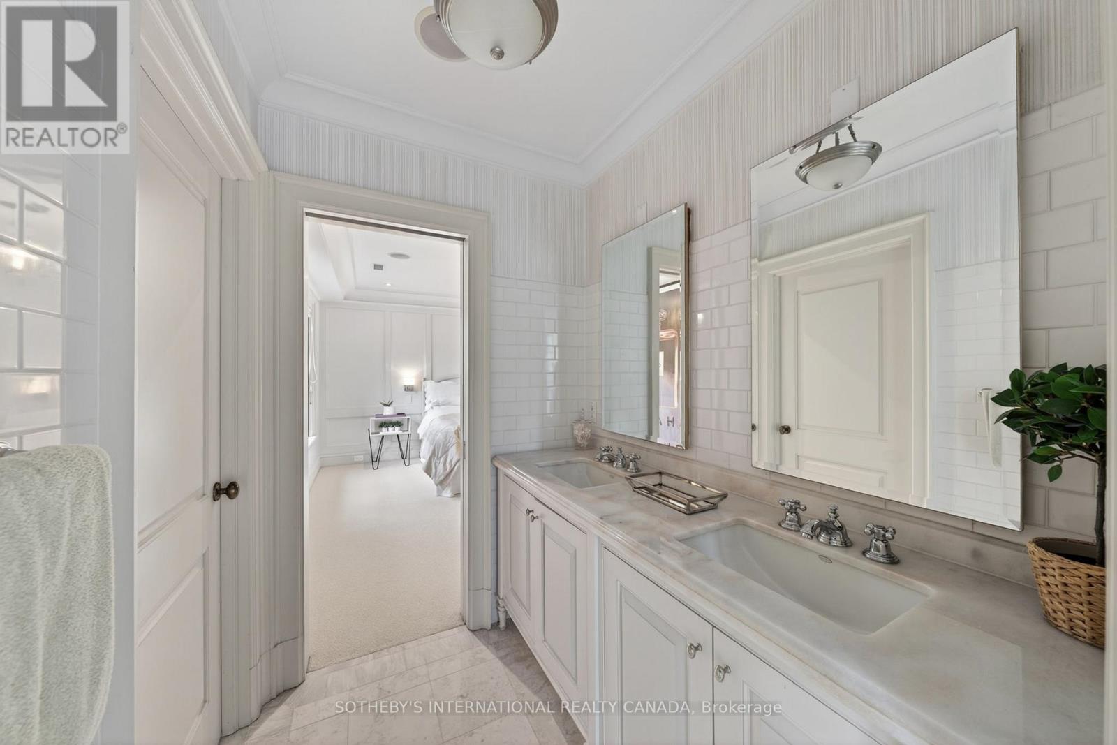 335 Cortleigh Boulevard, Toronto, Ontario  M5N 1R2 - Photo 26 - C13446438