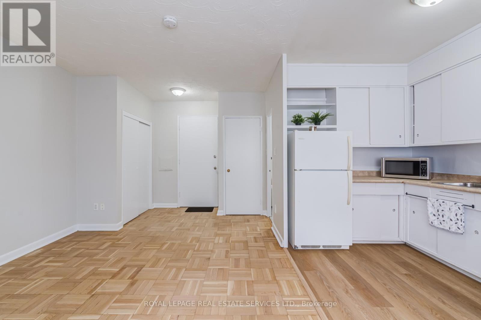 105 - 101 Coe Hill Drive, Toronto, Ontario M6S 3E3 - Photo 7 - W13446576