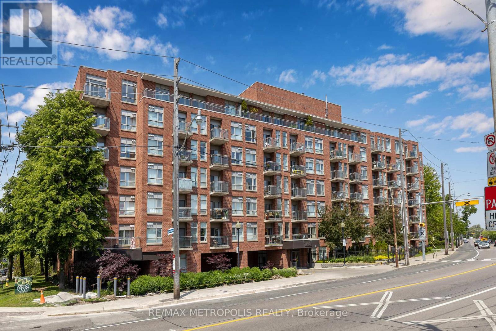 412 - 2495 DUNDAS STREET W, Toronto, Ontario