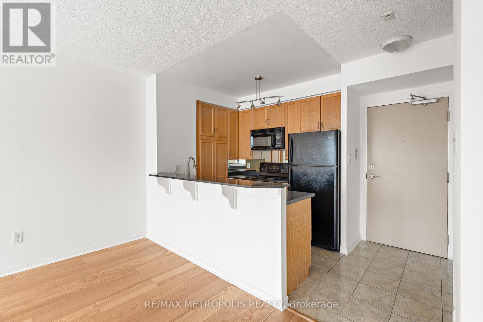 412 - 2495 Dundas Street W, Toronto, Ontario M6P 1X4 - Photo 11 - W13446772