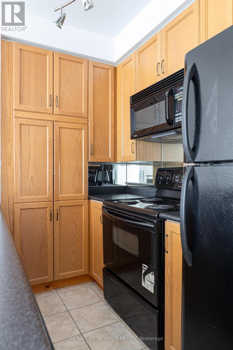 412 - 2495 Dundas Street W, Toronto, Ontario M6P 1X4 - Photo 14 - W13446772