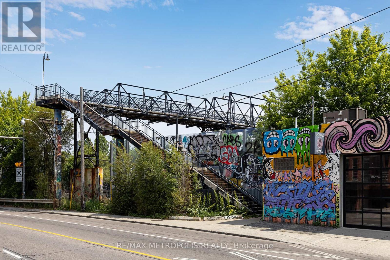412 - 2495 Dundas Street W, Toronto, Ontario M6P 1X4 - Photo 3 - W13446772