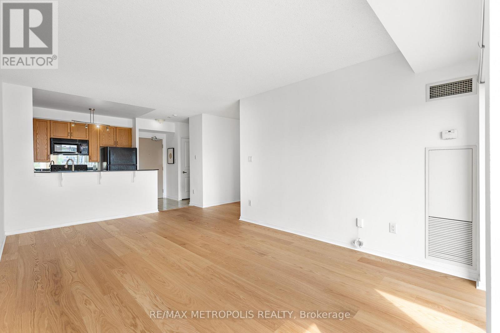 412 - 2495 Dundas Street W, Toronto, Ontario M6P 1X4 - Photo 5 - W13446772