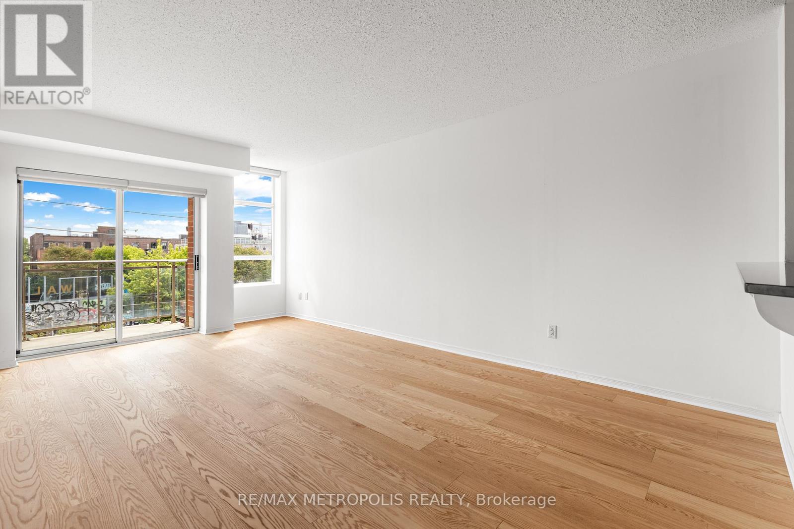 412 - 2495 Dundas Street W, Toronto, Ontario M6P 1X4 - Photo 8 - W13446772