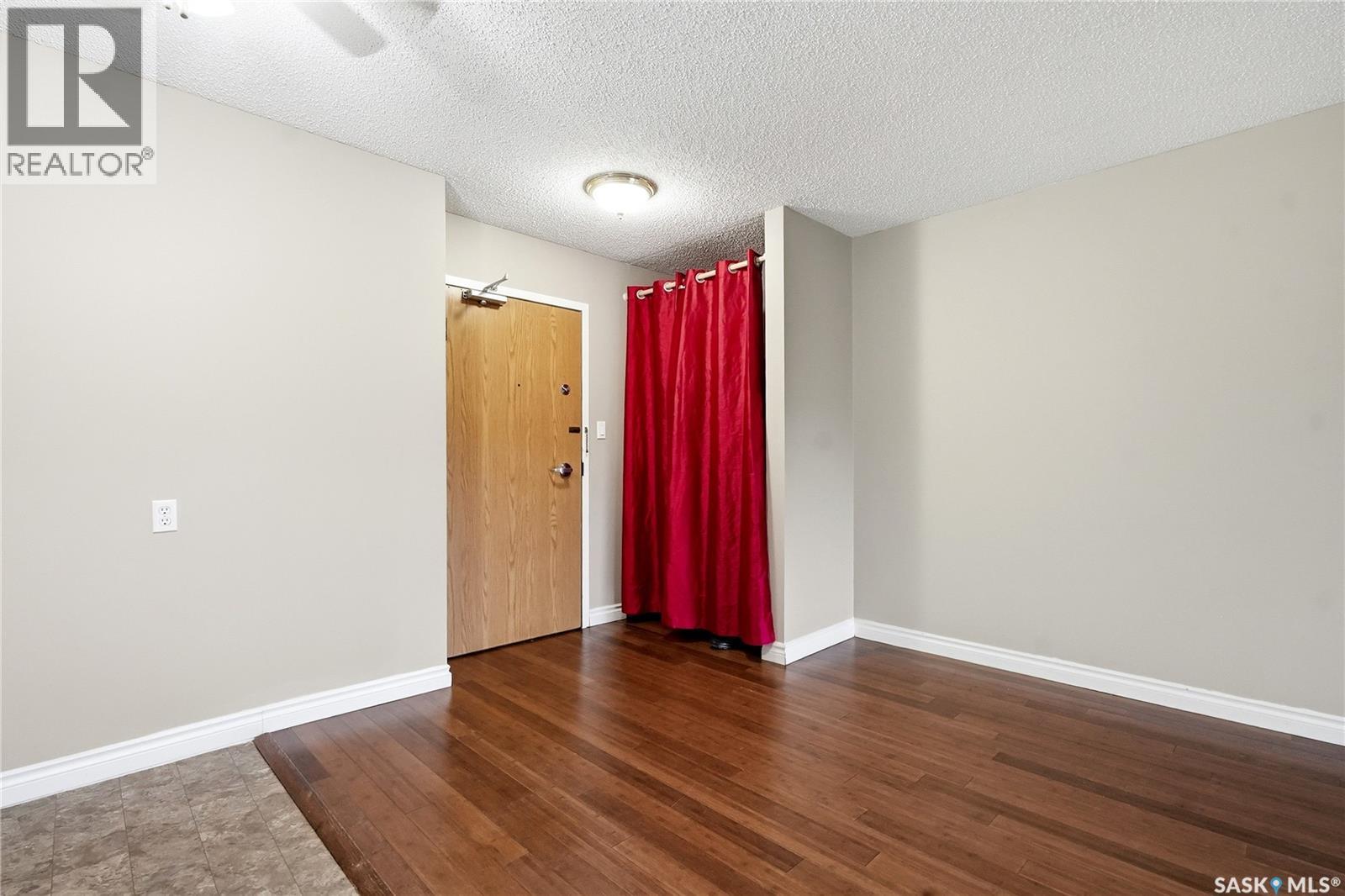 311 403 Tait Court, Saskatoon, Saskatchewan  S7H 5L3 - Photo 4 - SK039458