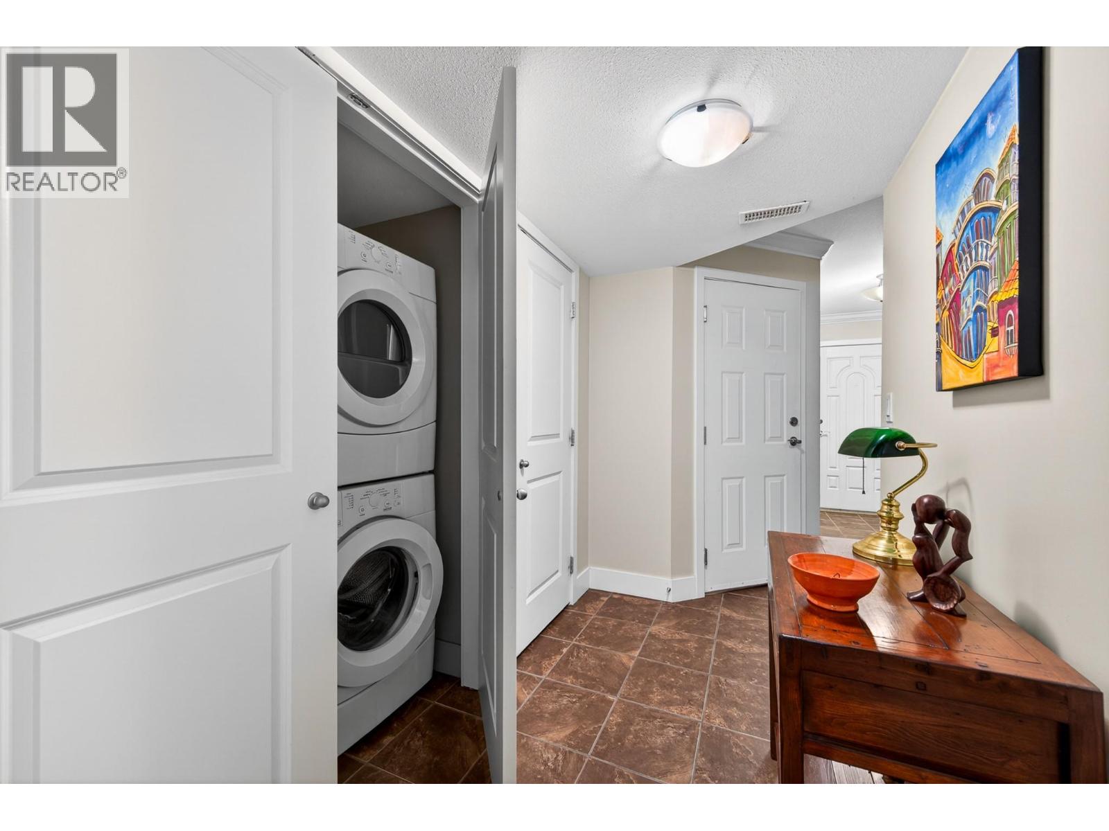 2046 Robson Place Unit# 4, Kamloops, British Columbia  V2E 0A5 - Photo 24 - 10391478
