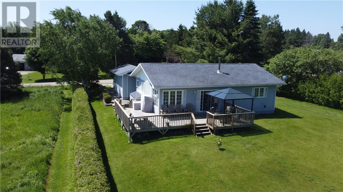 12 Islandview, Mindemoya, Ontario  P0P 1S0 - Photo 1 - 2128128