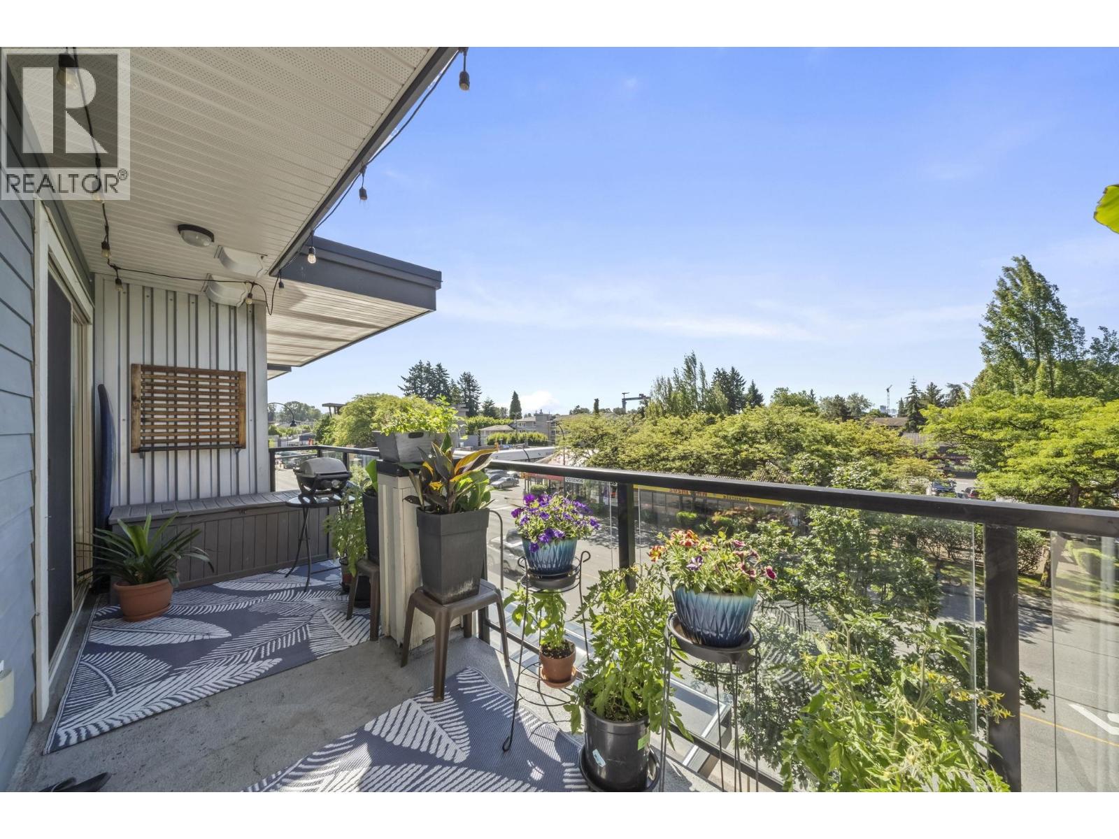 324 1330 Marine Drive, North Vancouver, British Columbia V7P 1T4 - Photo 18 - R3135827
