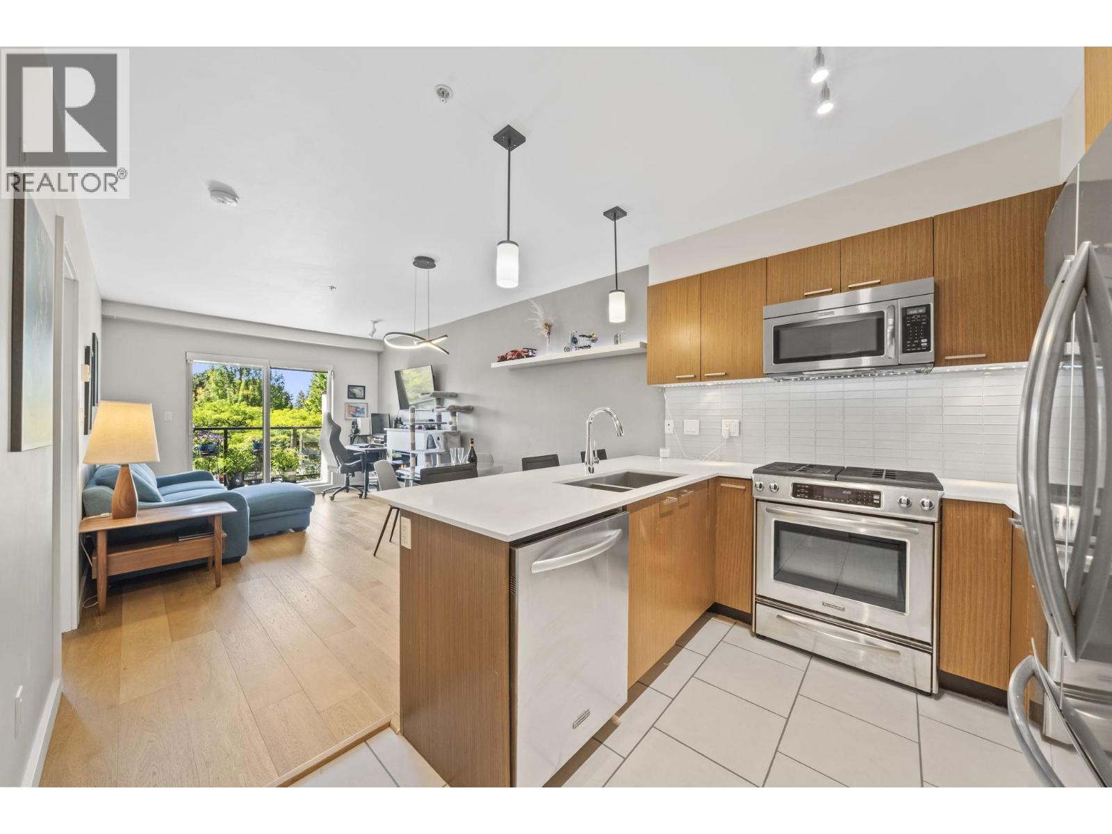 324 1330 Marine Drive, North Vancouver, British Columbia V7P 1T4 - Photo 4 - R3135827