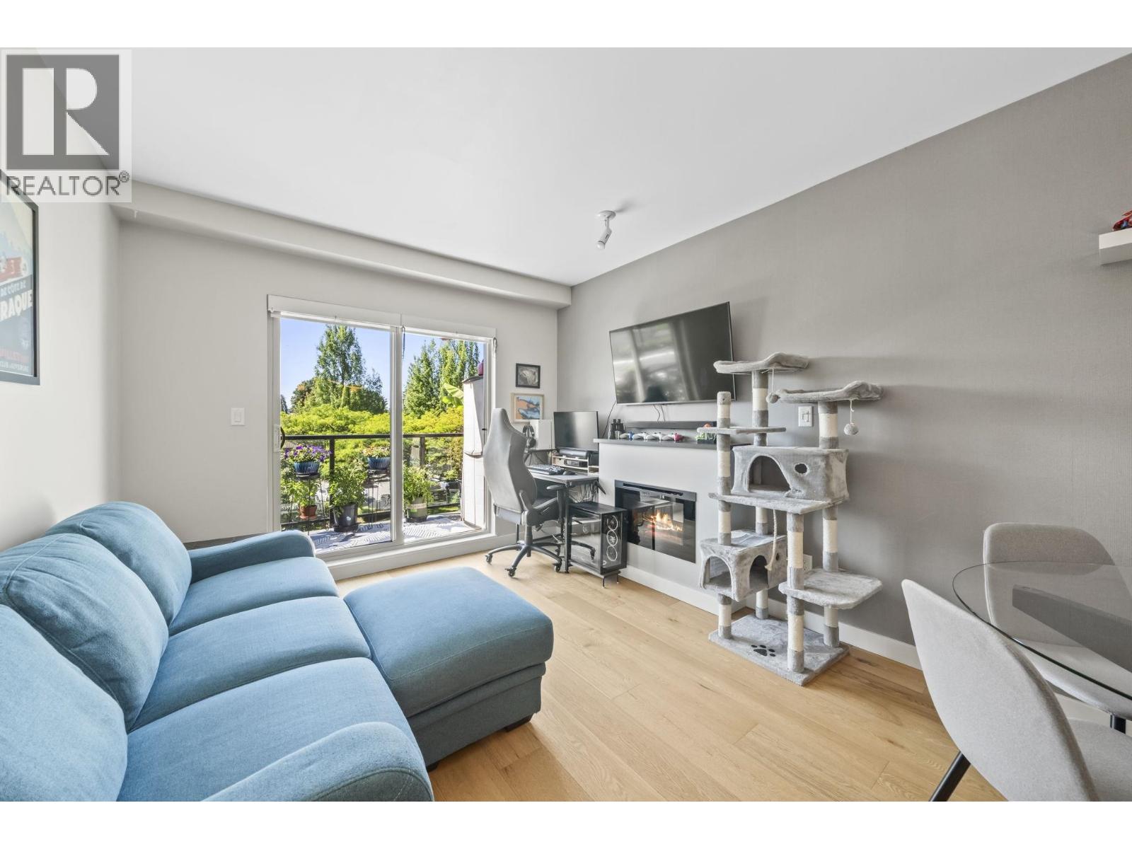 324 1330 Marine Drive, North Vancouver, British Columbia V7P 1T4 - Photo 8 - R3135827