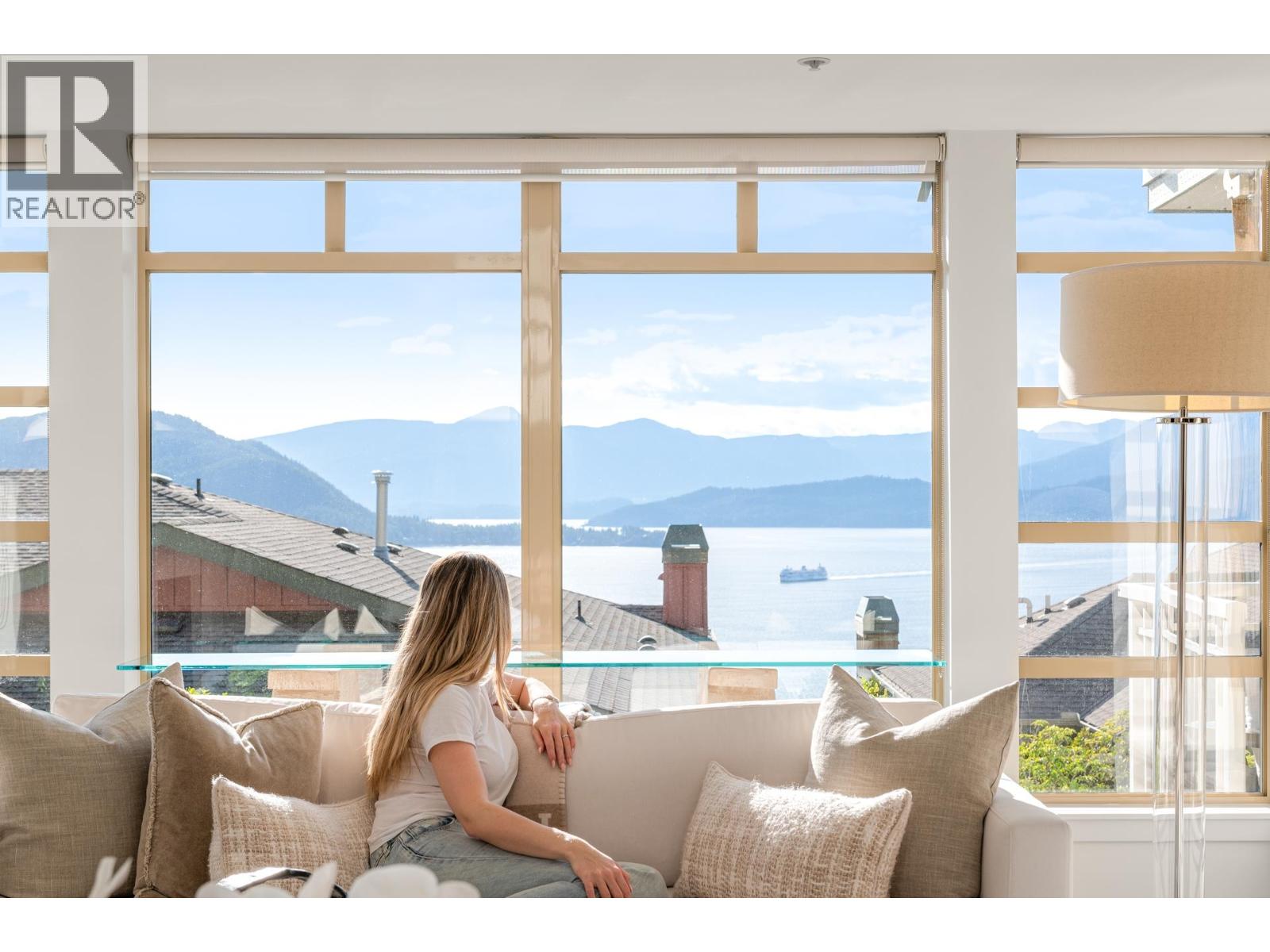 8674 SEASCAPE DRIVE, West Vancouver, British Columbia