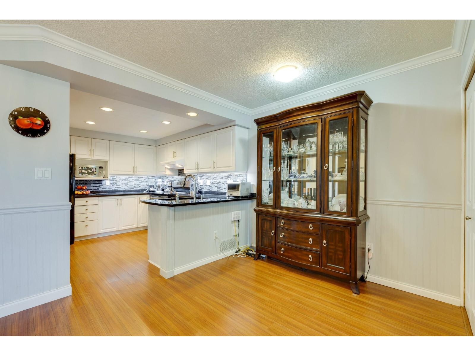 6433 121a Street, Surrey, British Columbia  V3W 0Y4 - Photo 4 - R3118745