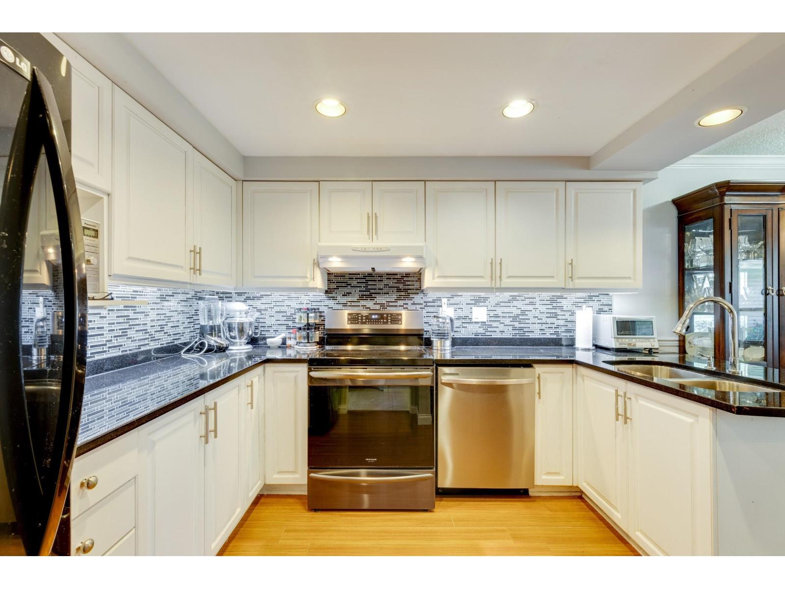 6433 121a Street, Surrey, British Columbia  V3W 0Y4 - Photo 6 - R3118745
