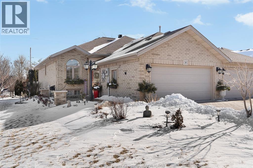 MLS# 26001949: 2 QUEEN'S HILL CRESCENT, Leamington, Canada